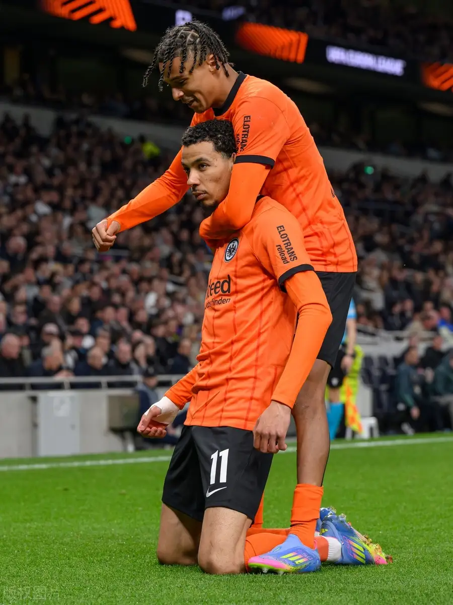 九游平台关于门兴格拉德巴赫发布备战花絮，赛前防线松动，欧冠任务艰巨，赛季目标并未改变的信息